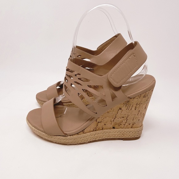 Charles David Shoes - SOLD Charles David Women’s Laser Sandals